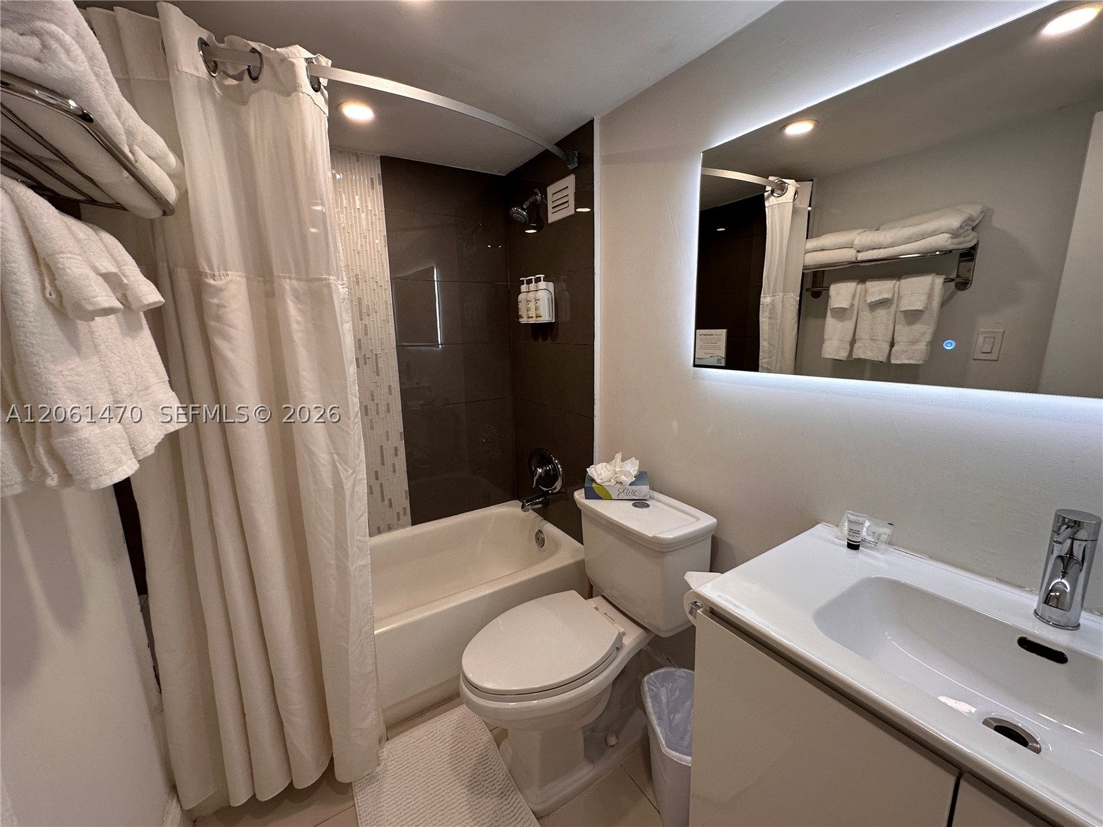 19201 Collins Ave 723 Property Photo 20