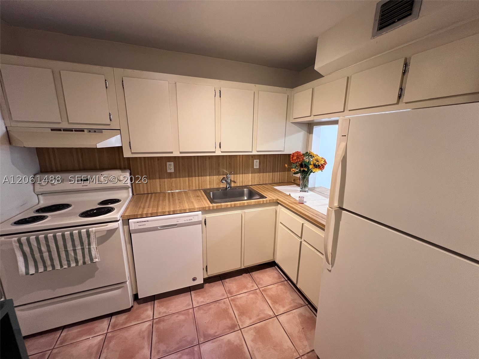1665 Bay Rd 416 Property Photo 16