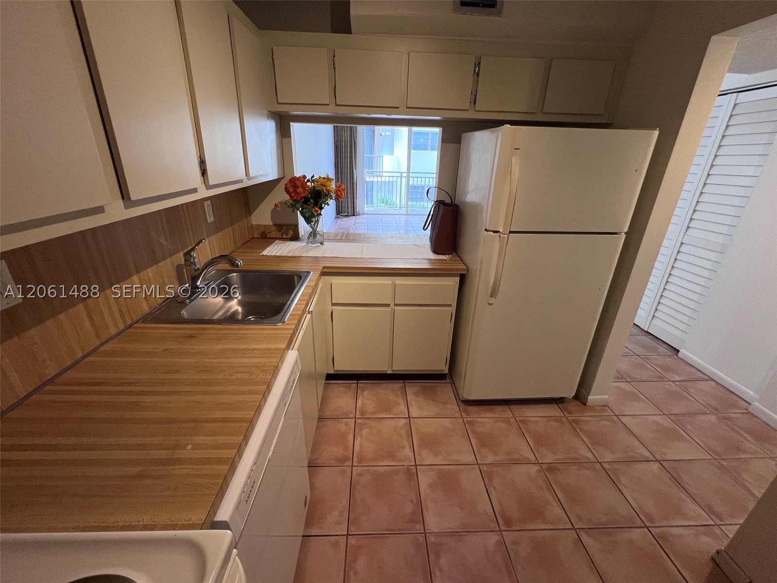 1665 Bay Rd 416 Property Photo 17