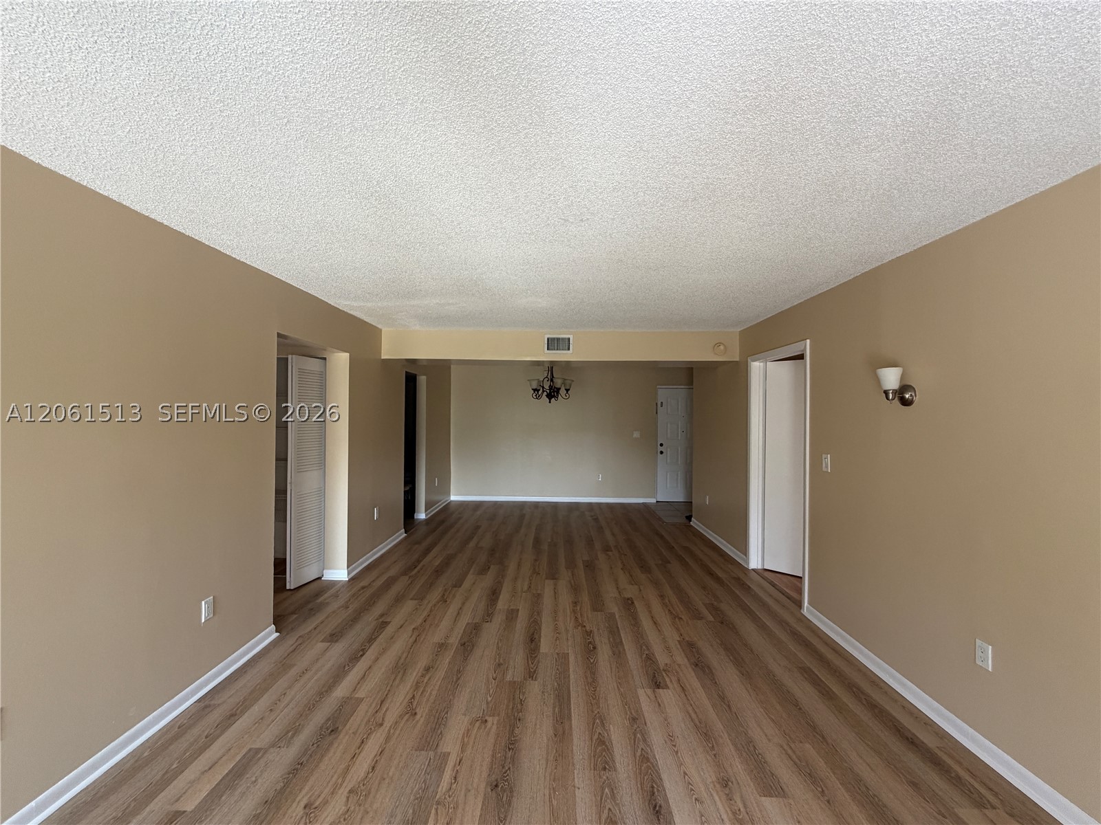 711 N Pine Island Rd 121 Property Photo 1