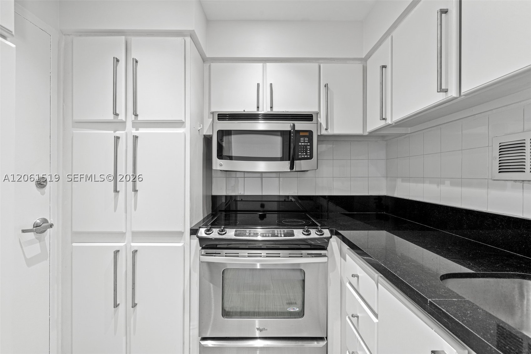 1000 West Ave 609 Property Photo 11
