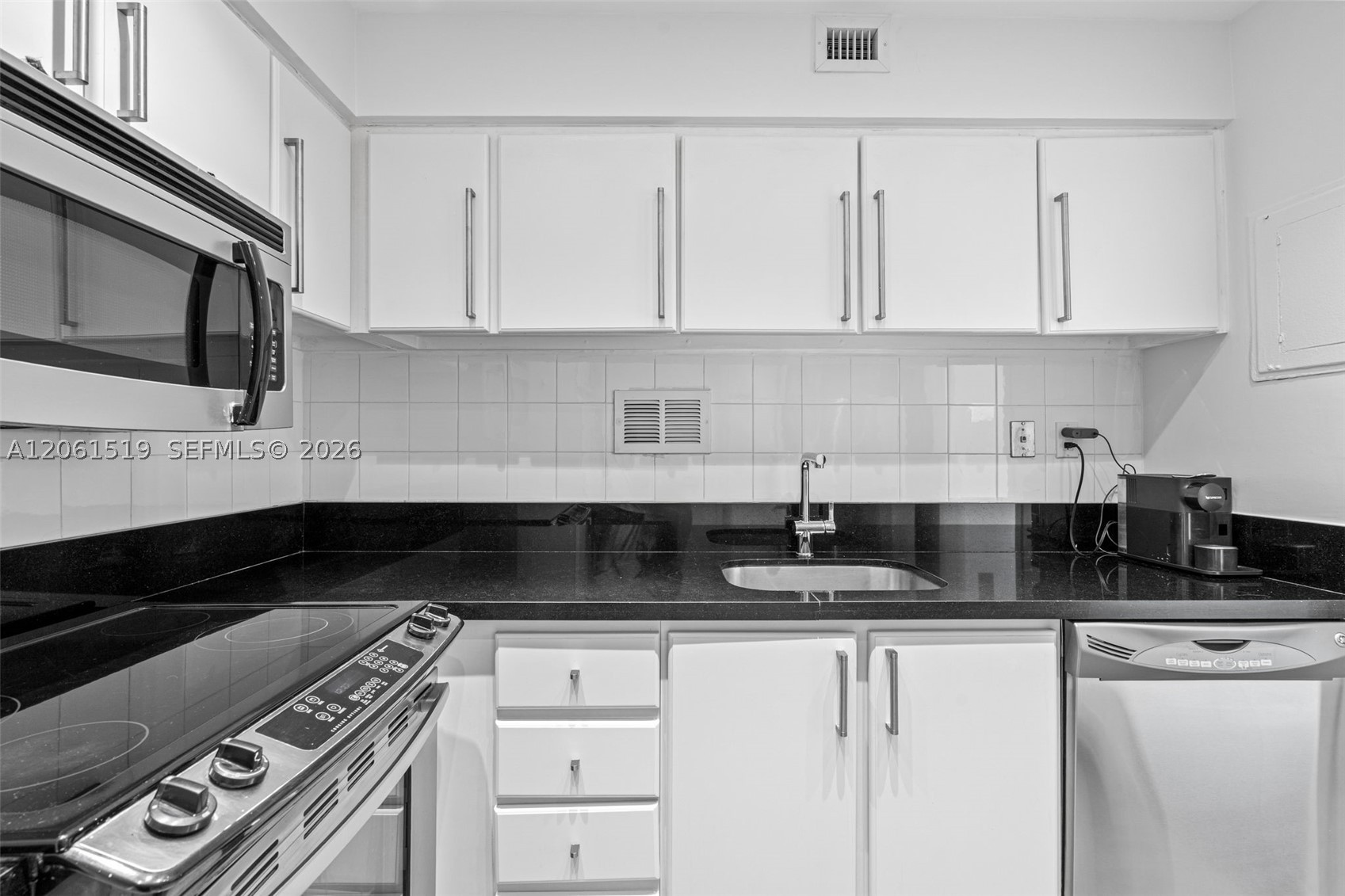 1000 West Ave 609 Property Photo 15