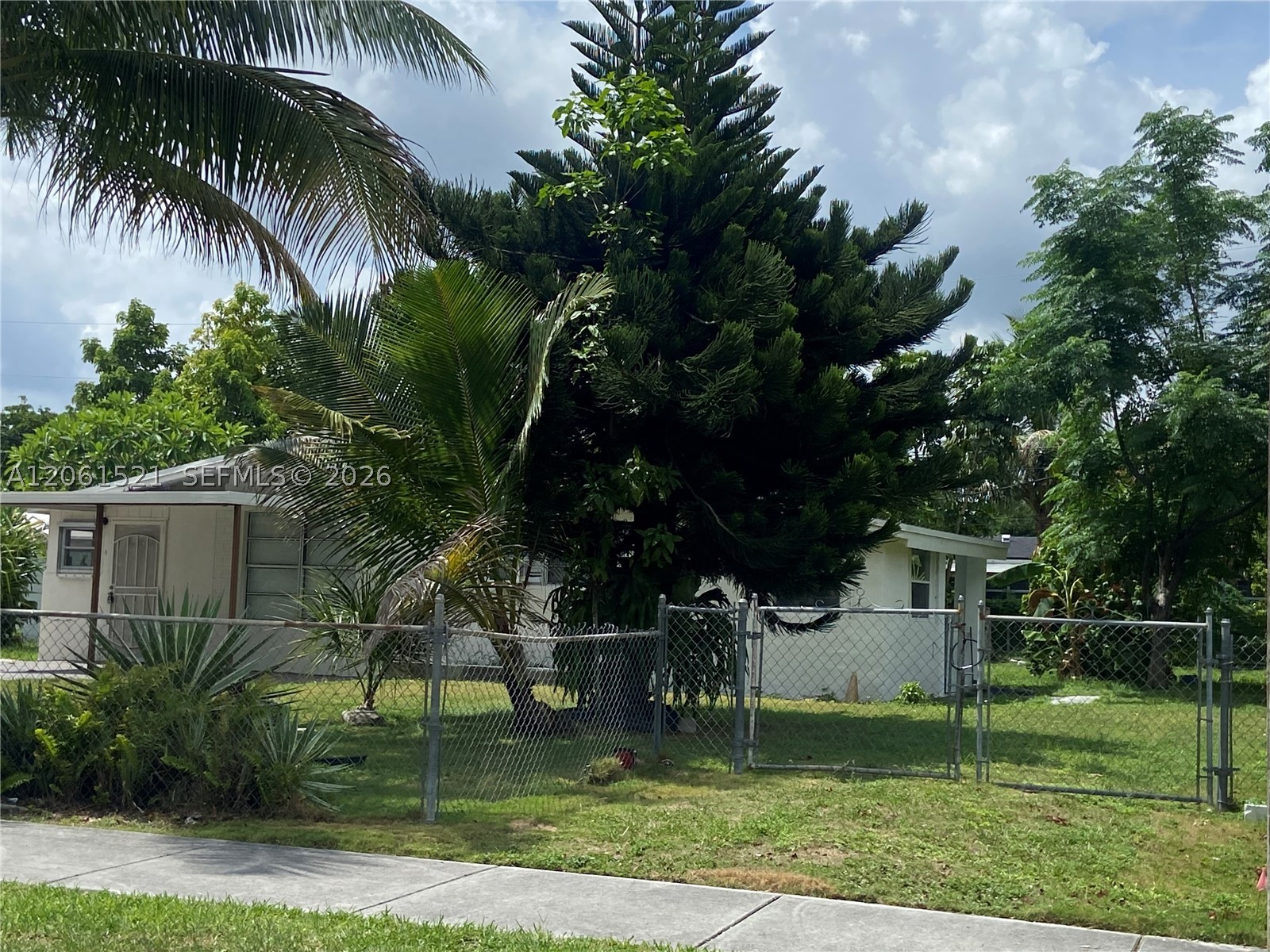 11530 Sw 136th St Property Photo 14