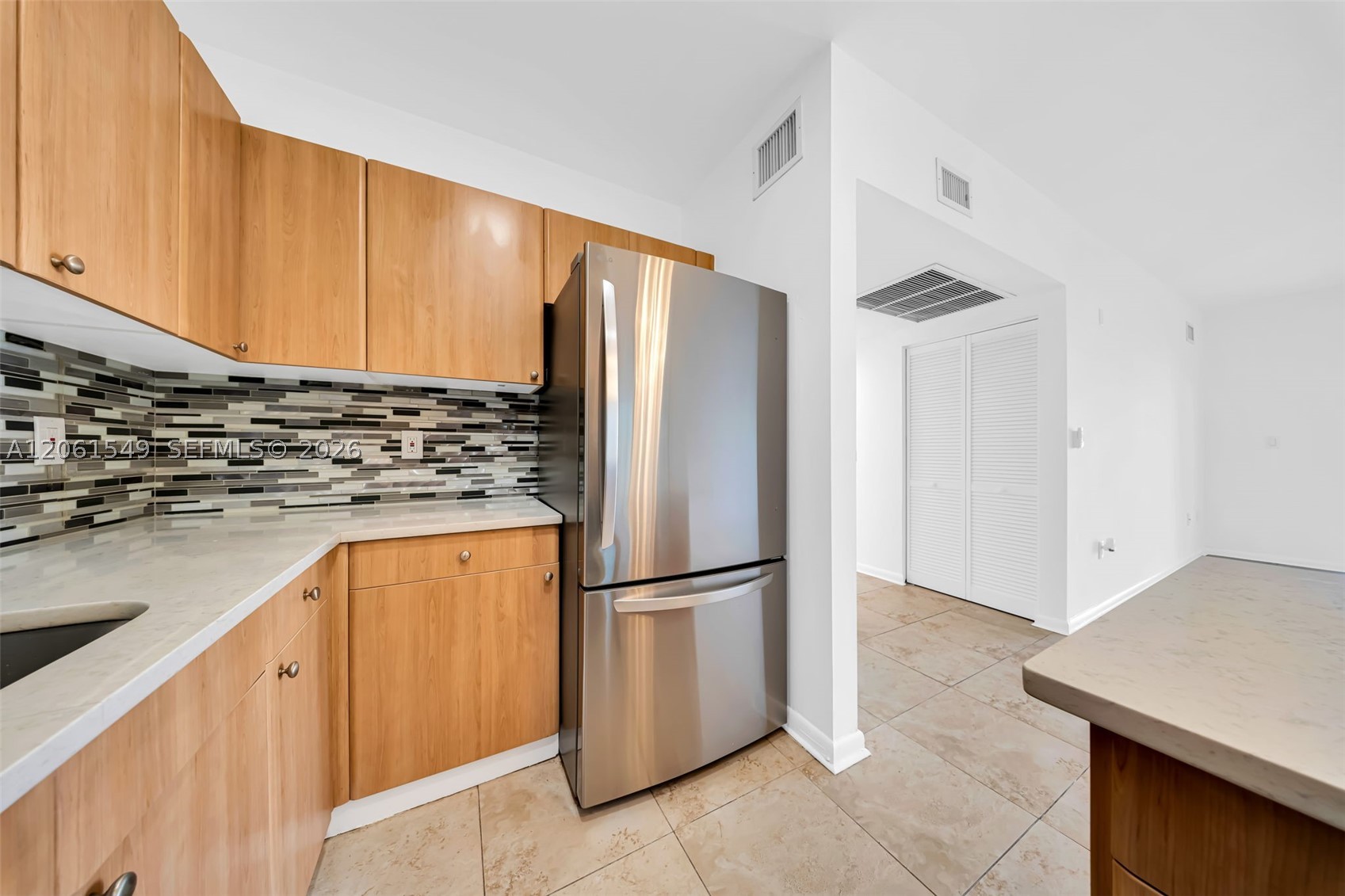 6905 Bay Dr 16 Property Photo 20
