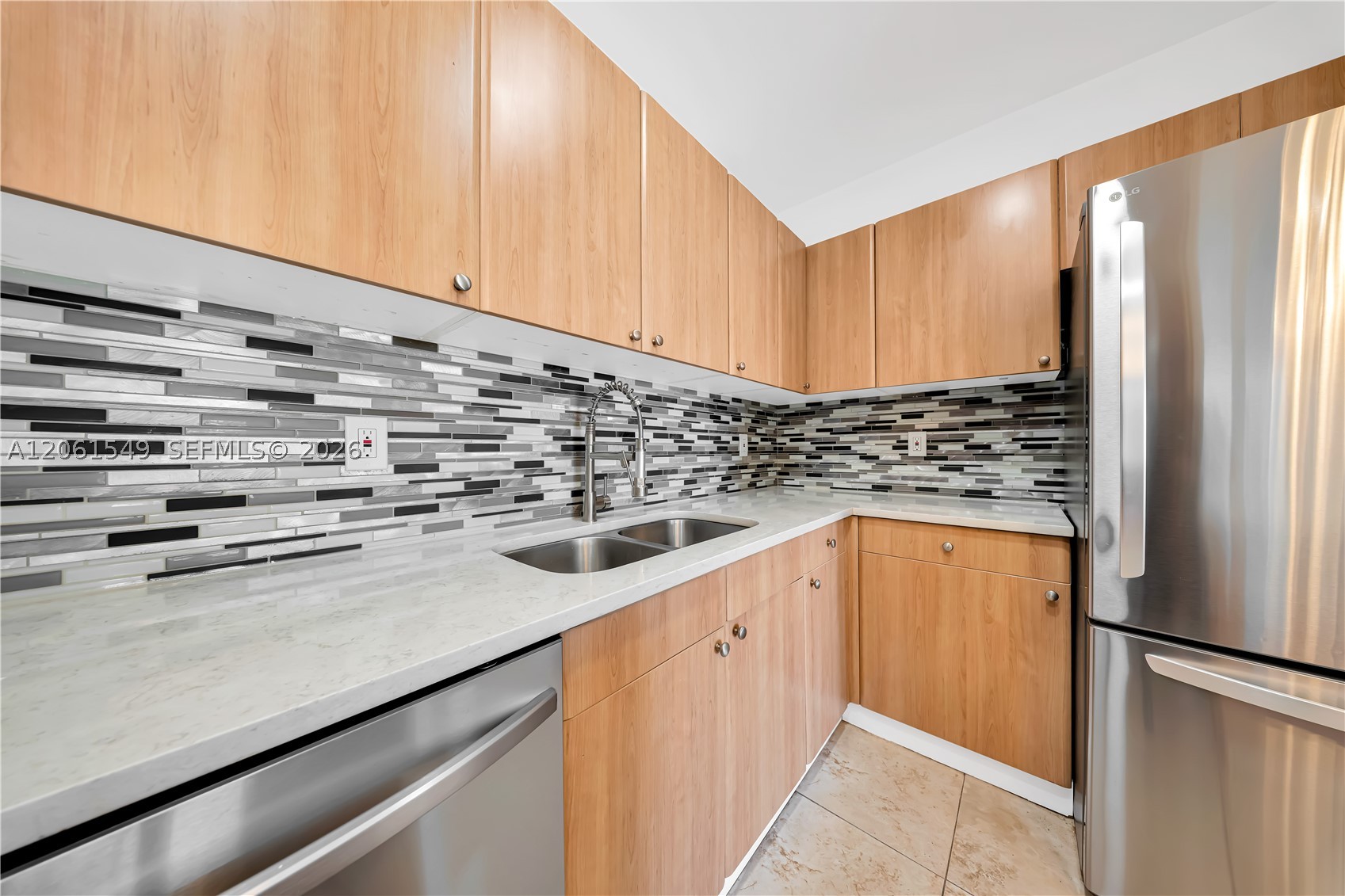 6905 Bay Dr 16 Property Photo 21