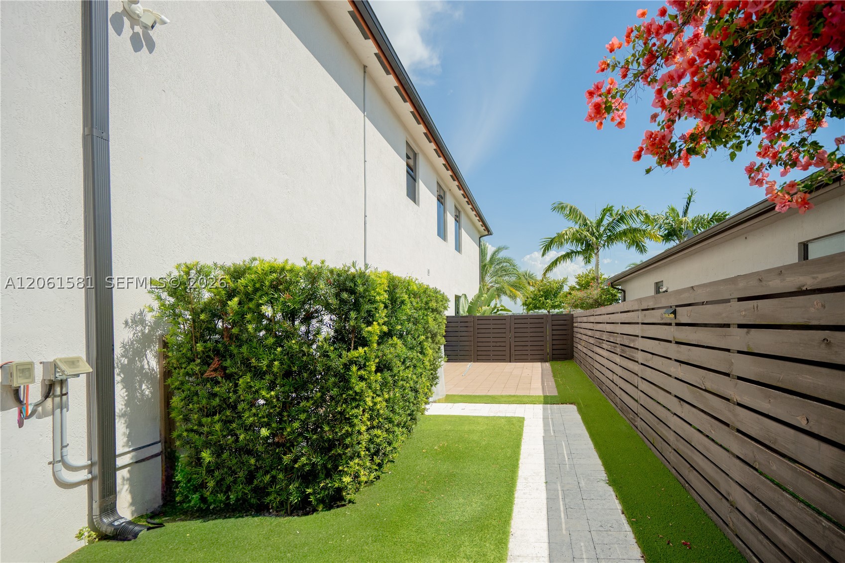 8995 Nw 161st Ter Property Photo 42