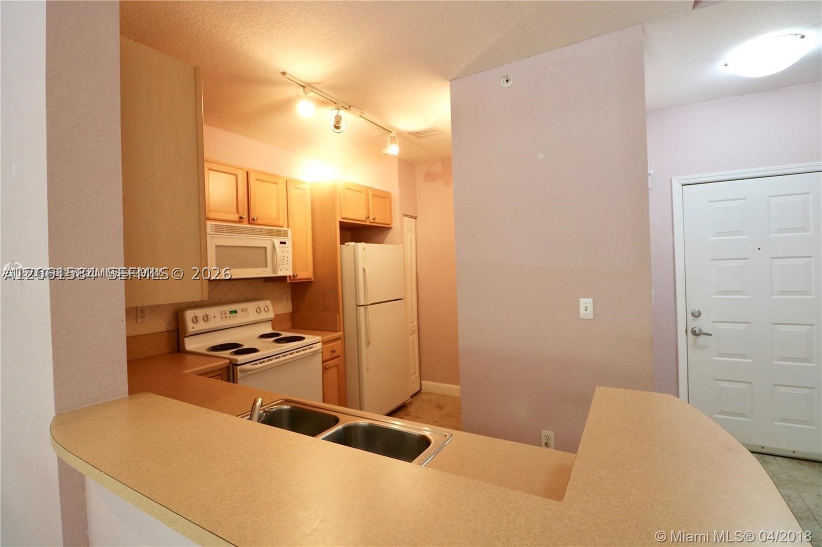 6001 Sw 70th St 117 Property Photo 2