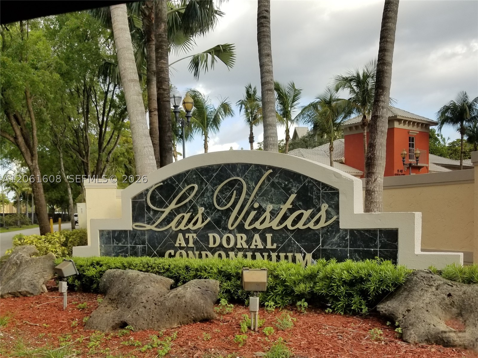 8363 Lake Dr 301 Property Photo 1