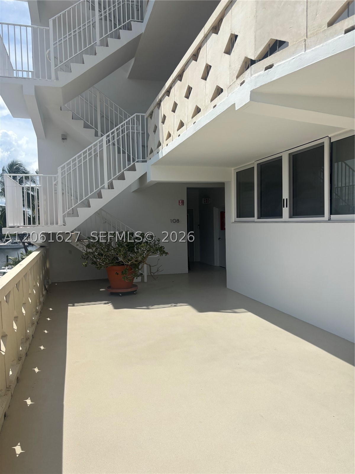333 Sunset Dr 108 Property Photo 29