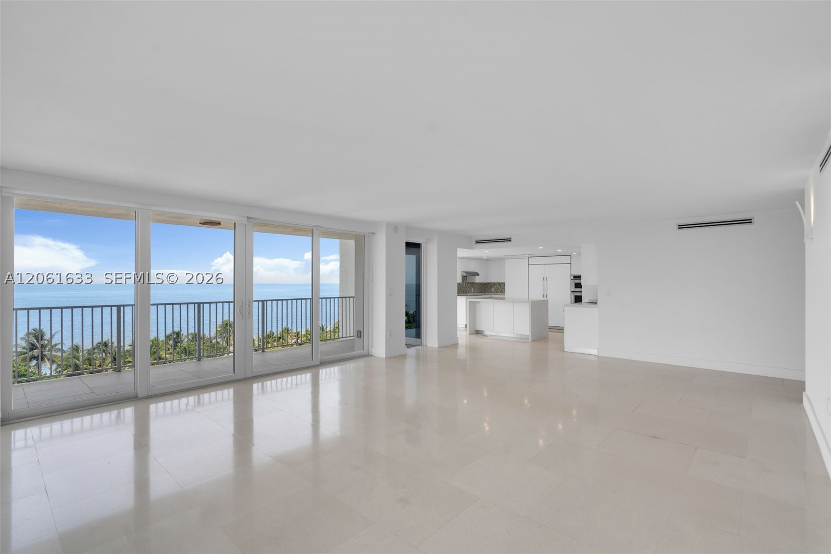 881 Ocean Dr 7h Property Photo 4