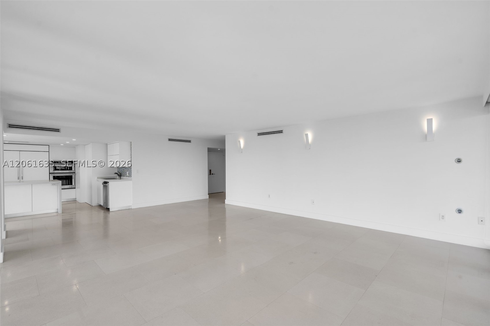 881 Ocean Dr 7h Property Photo 6