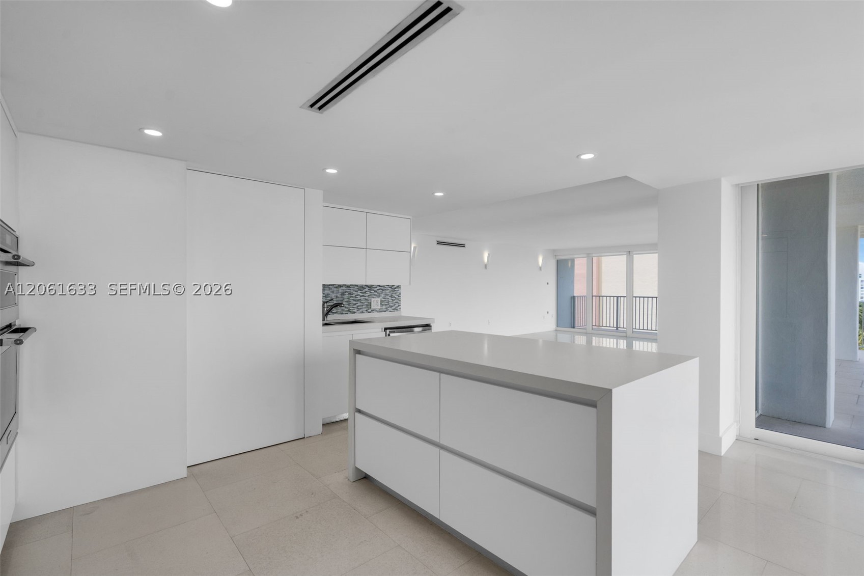 881 Ocean Dr 7h Property Photo 11