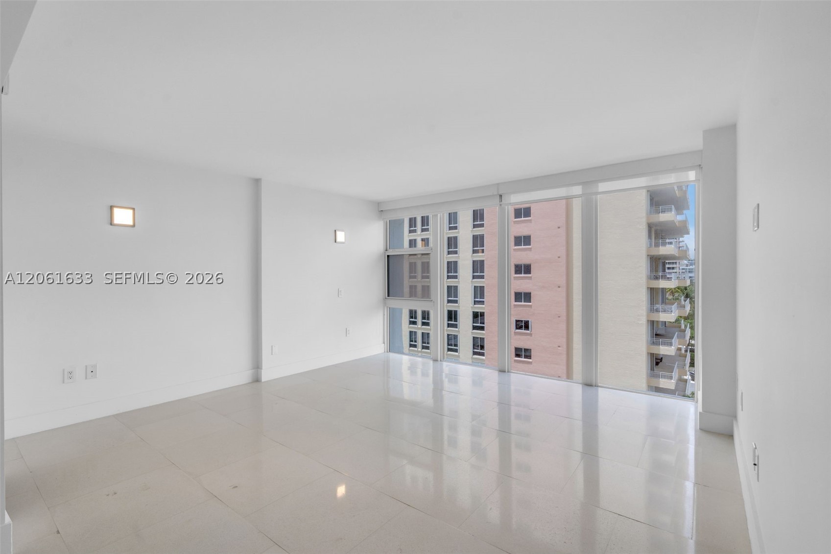 881 Ocean Dr 7h Property Photo 17