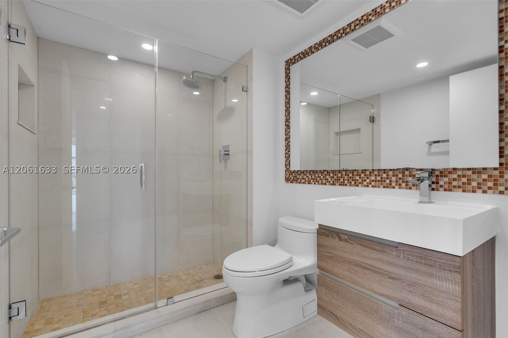 881 Ocean Dr 7h Property Photo 28