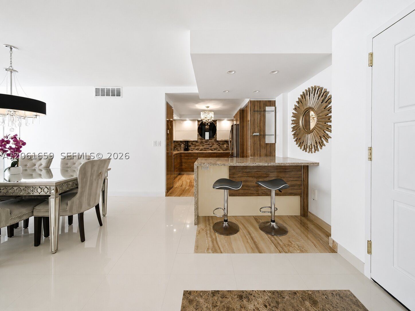 9801 Collins Ave 10v Property Photo 3