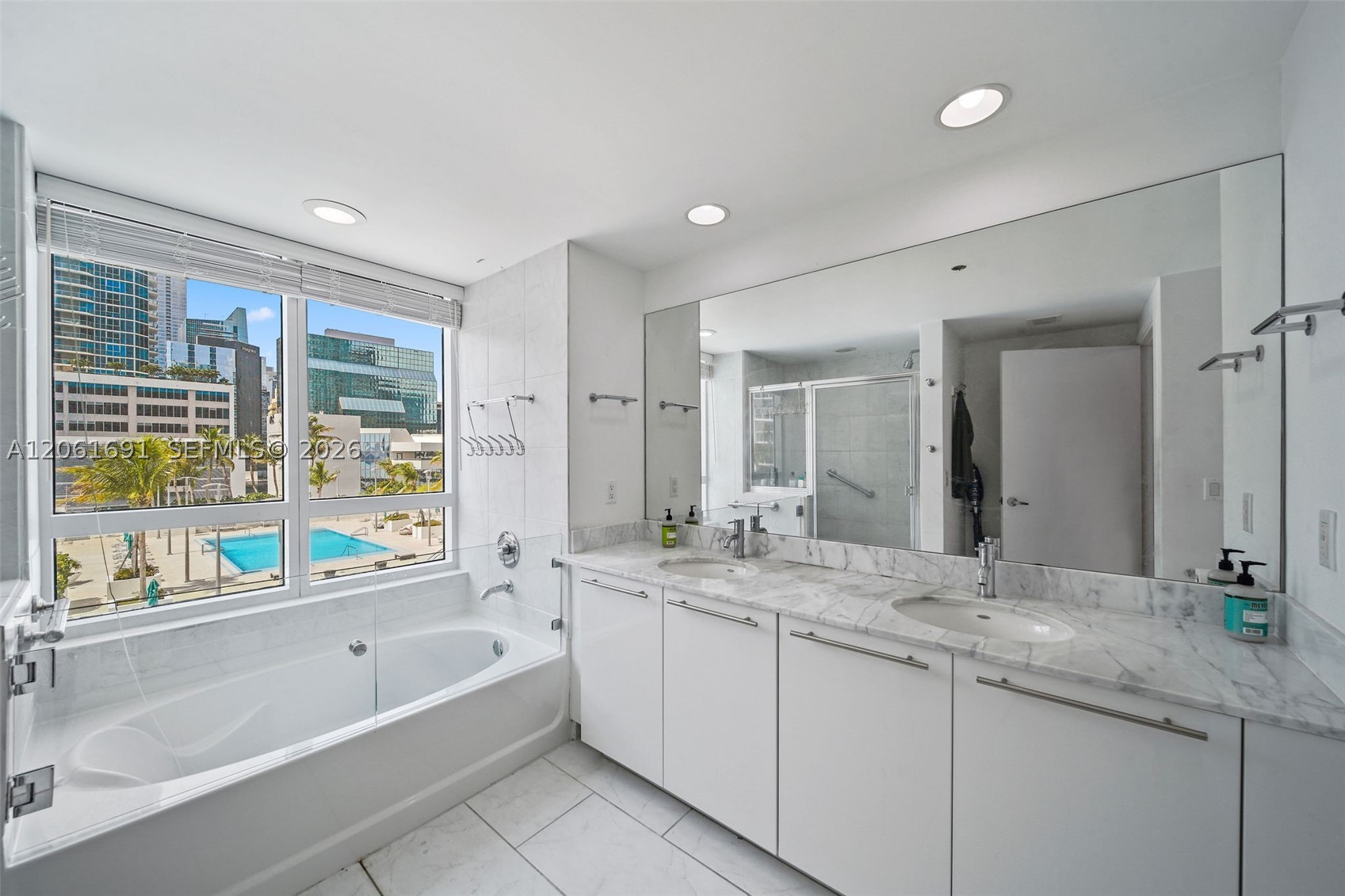 950 Brickell Bay Dr 1211 Property Photo 11