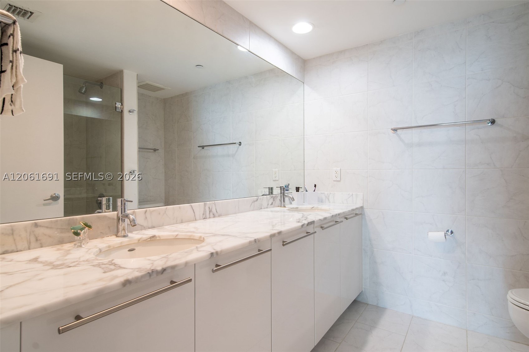 950 Brickell Bay Dr 1211 Property Photo 14