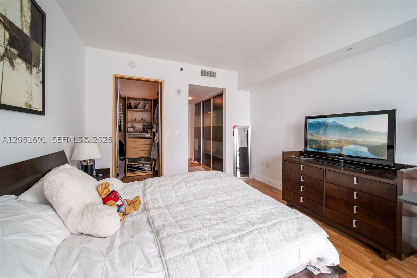 950 Brickell Bay Dr 1211 Property Photo 16