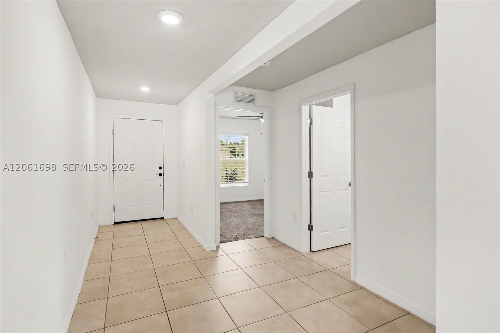 5003 Pinetree Ln Property Photo 3