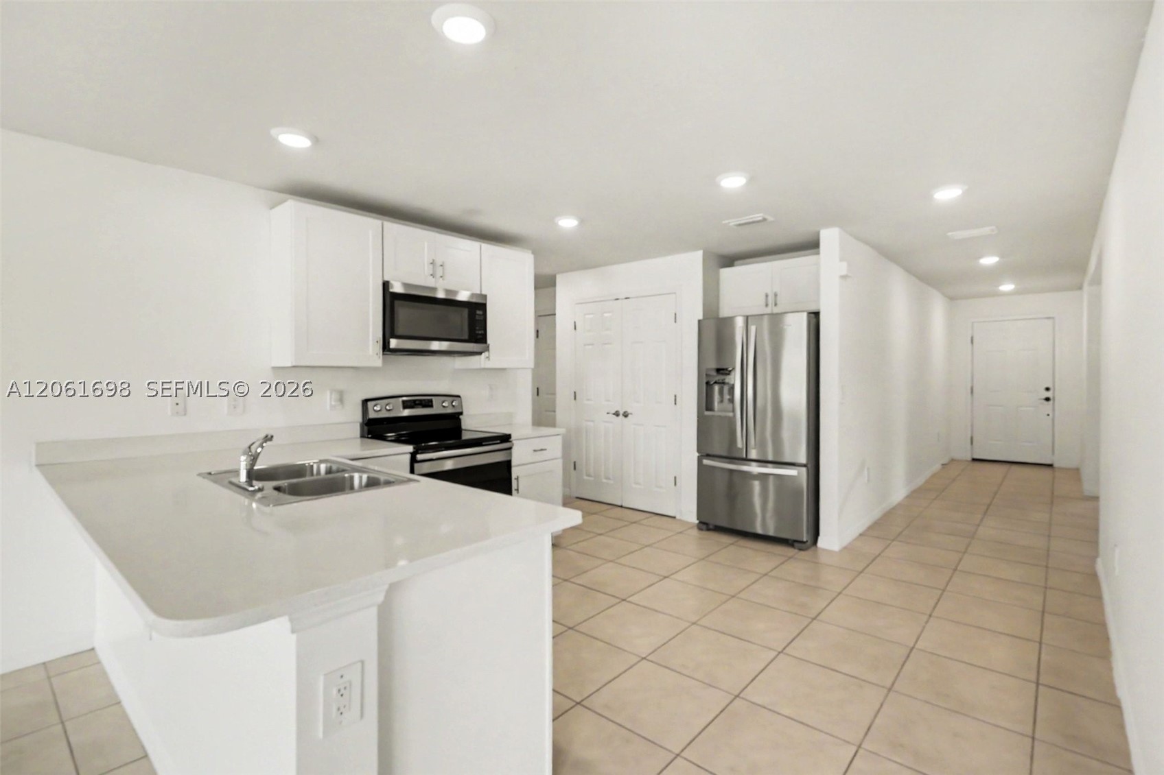 5003 Pinetree Ln Property Photo 6