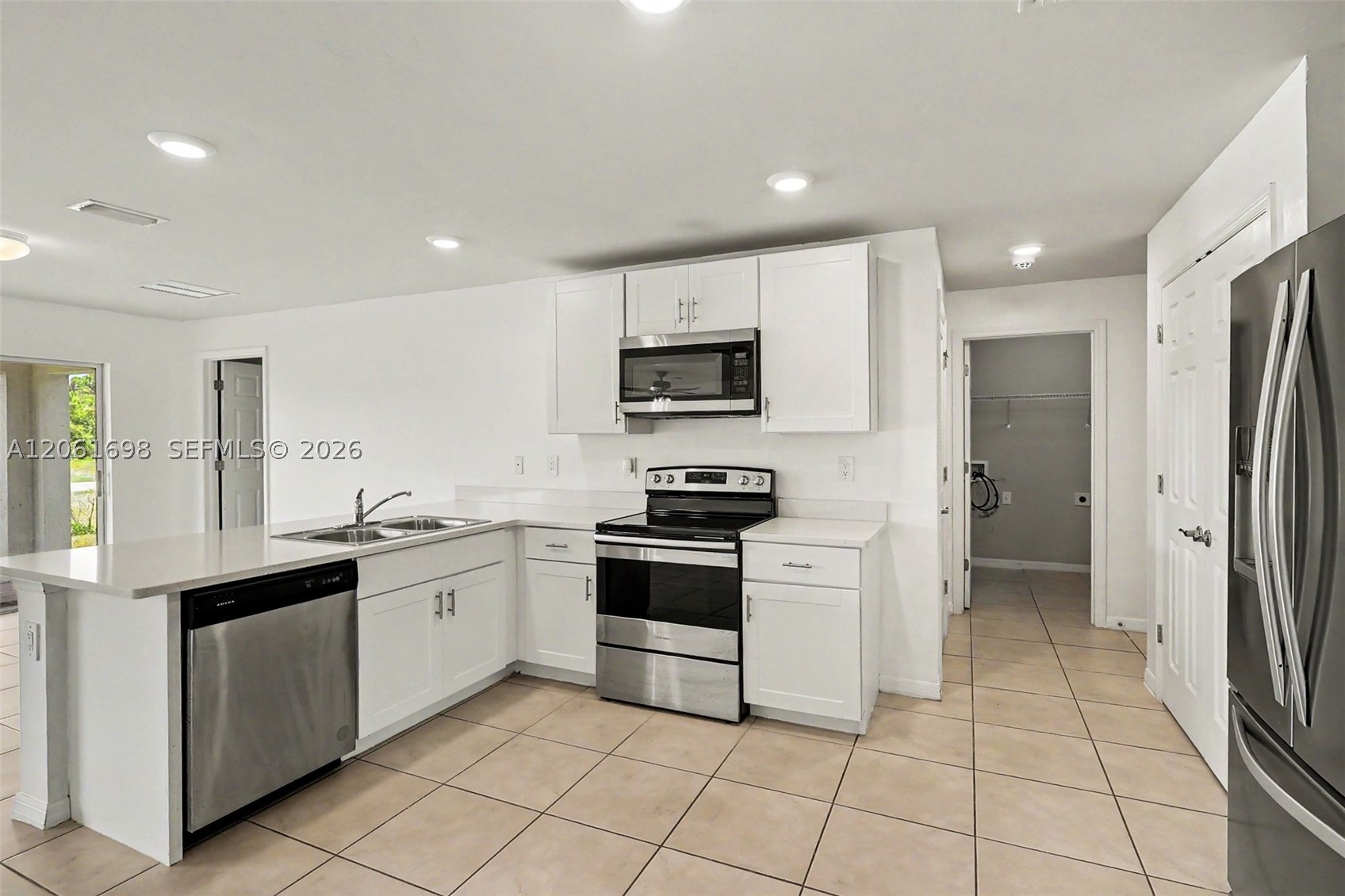 5003 Pinetree Ln Property Photo 7