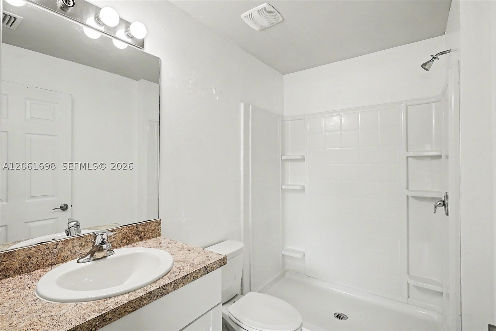 5003 Pinetree Ln Property Photo 11