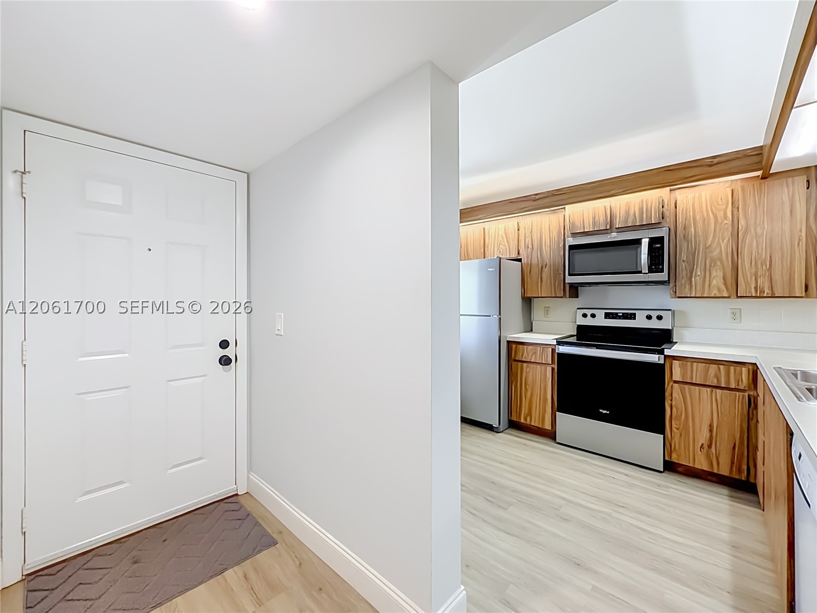 1713 Whitehall Dr 404 Property Photo 17