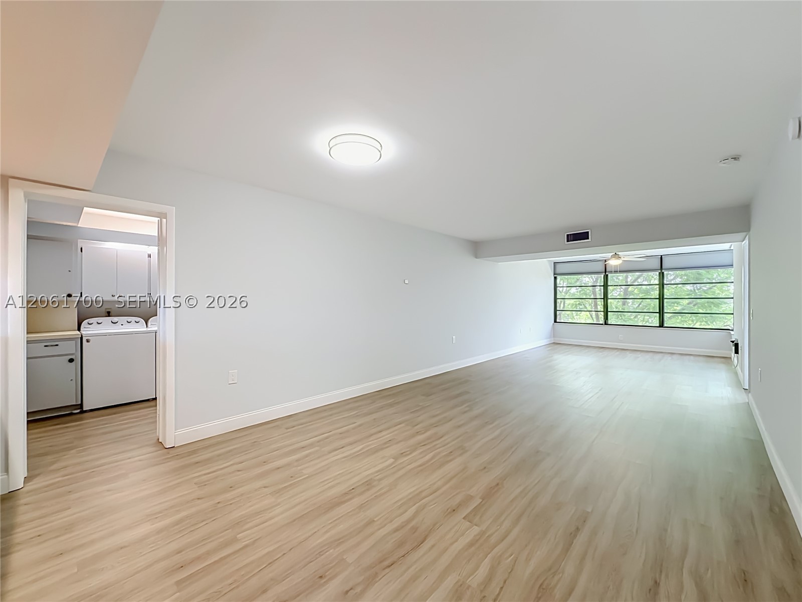 1713 Whitehall Dr 404 Property Photo 30