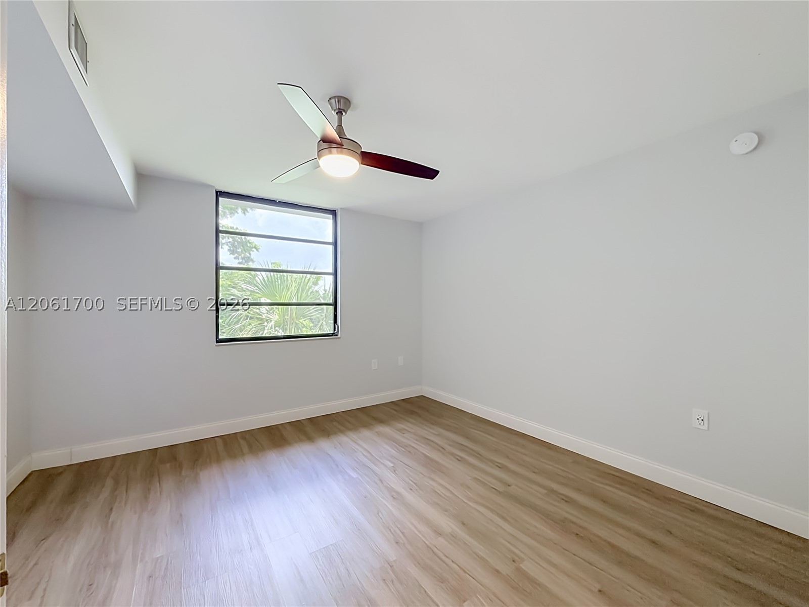 1713 Whitehall Dr 404 Property Photo 48