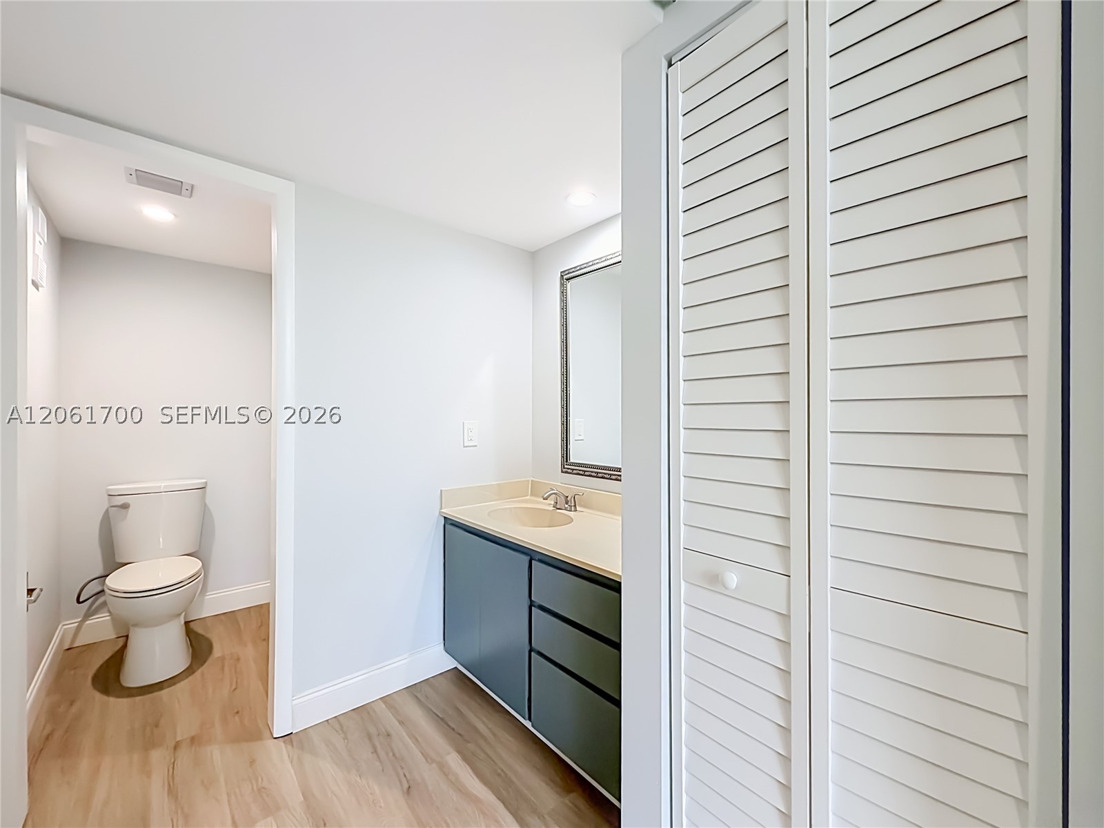 1713 Whitehall Dr 404 Property Photo 51