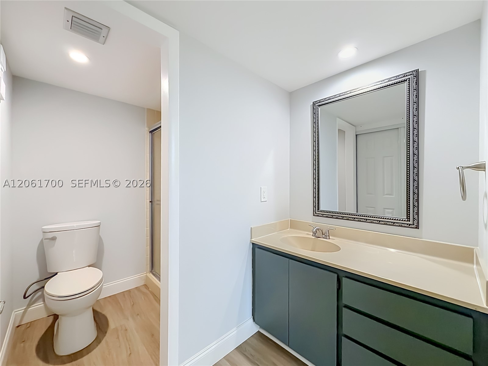 1713 Whitehall Dr 404 Property Photo 52