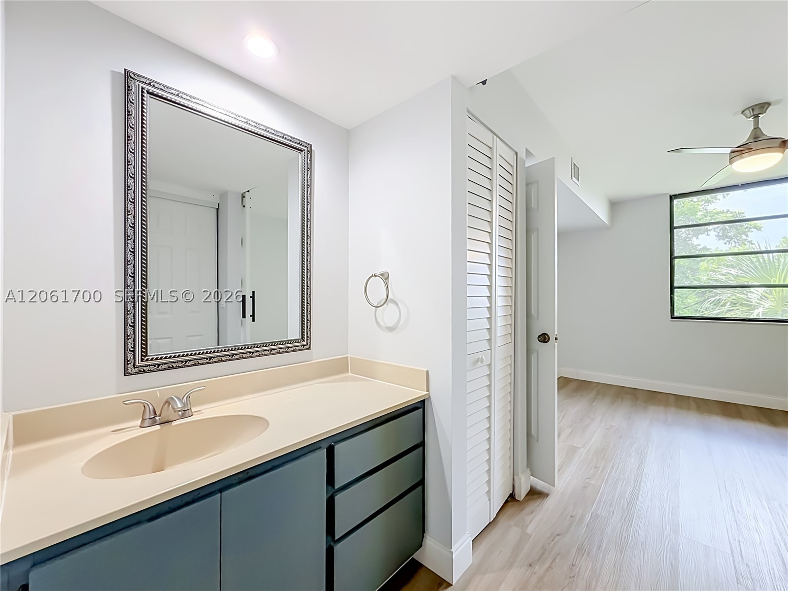 1713 Whitehall Dr 404 Property Photo 55