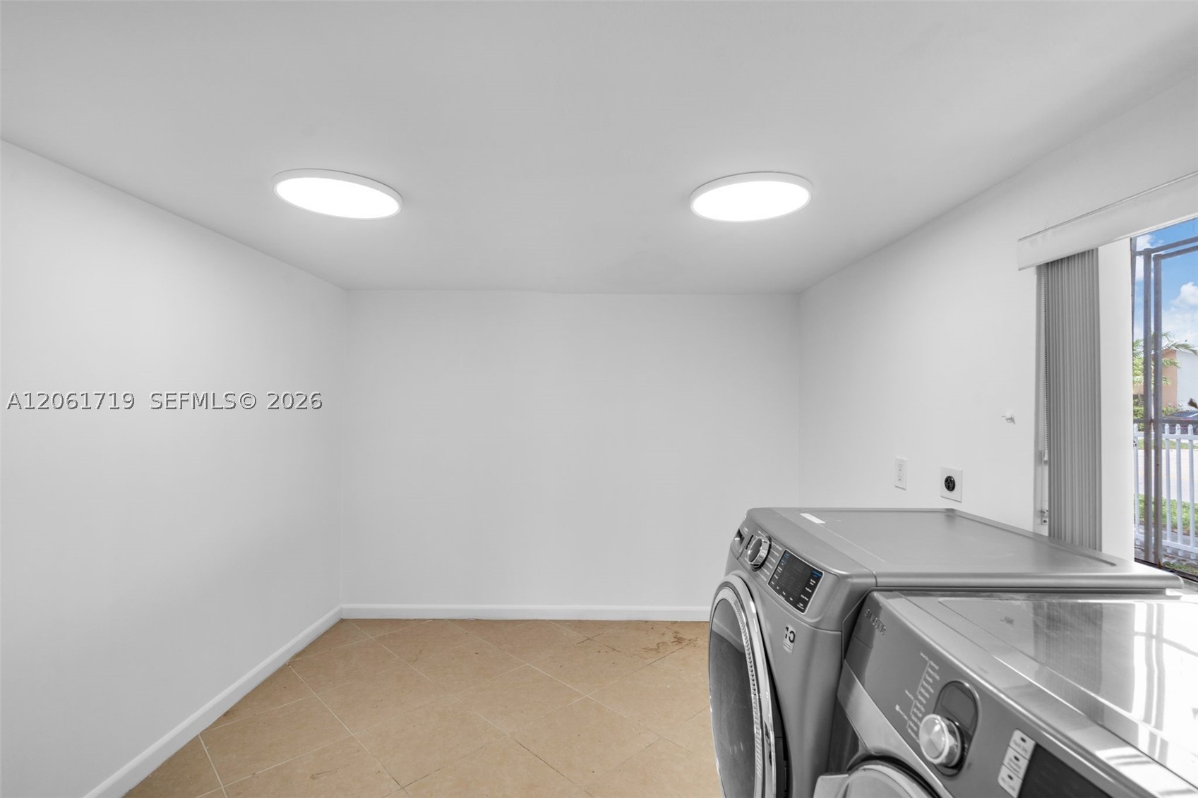 3685 W 9th Ave Property Photo 24