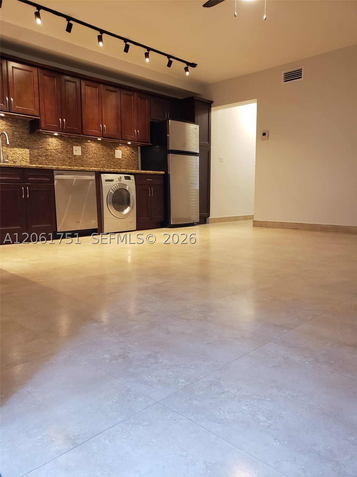 525 Meridian Ave 102 Property Photo 8
