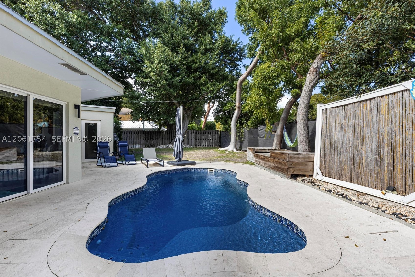 157 Navajo St