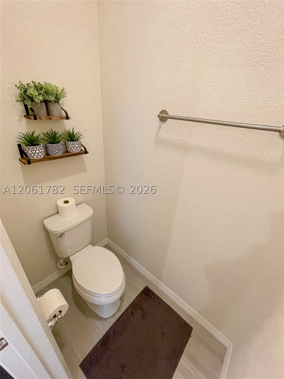 5100 Eucalyptus Dr 2 Property Photo 5