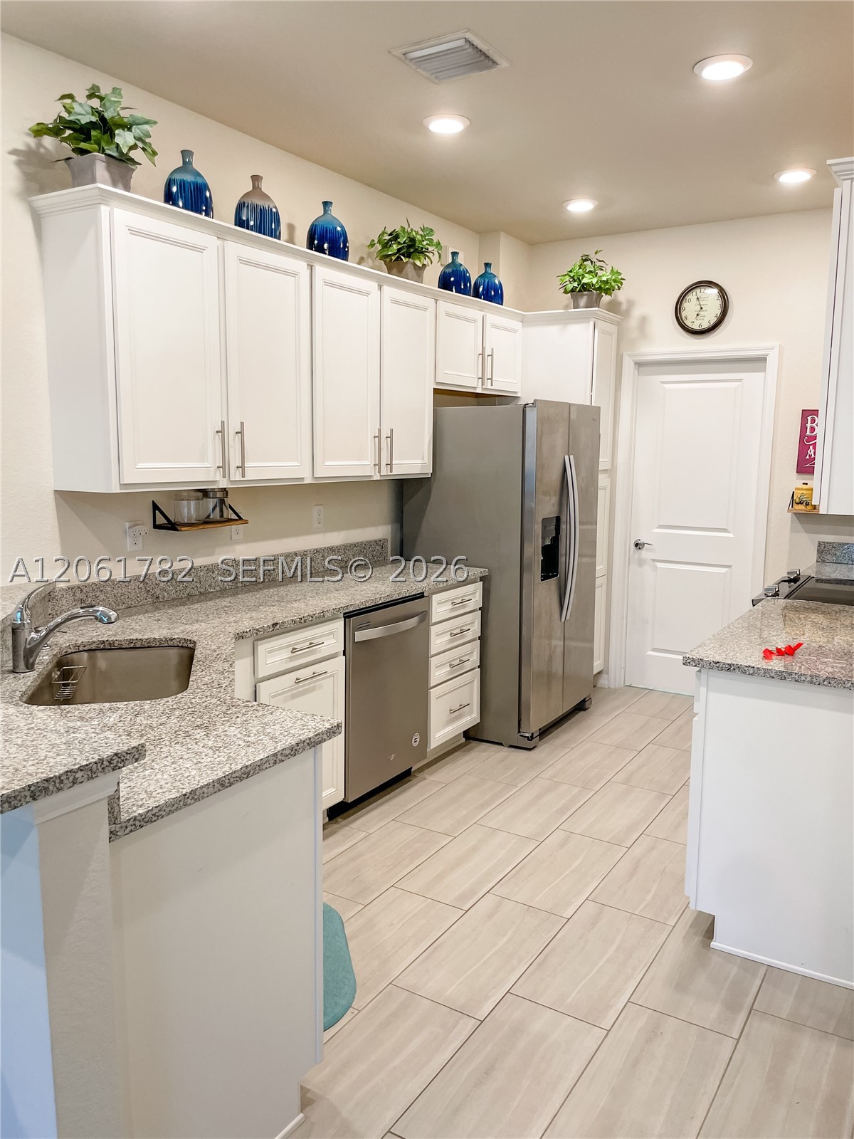 5100 Eucalyptus Dr 2 Property Photo 17