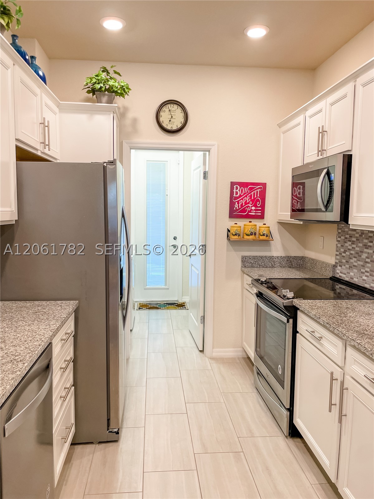 5100 Eucalyptus Dr 2 Property Photo 18