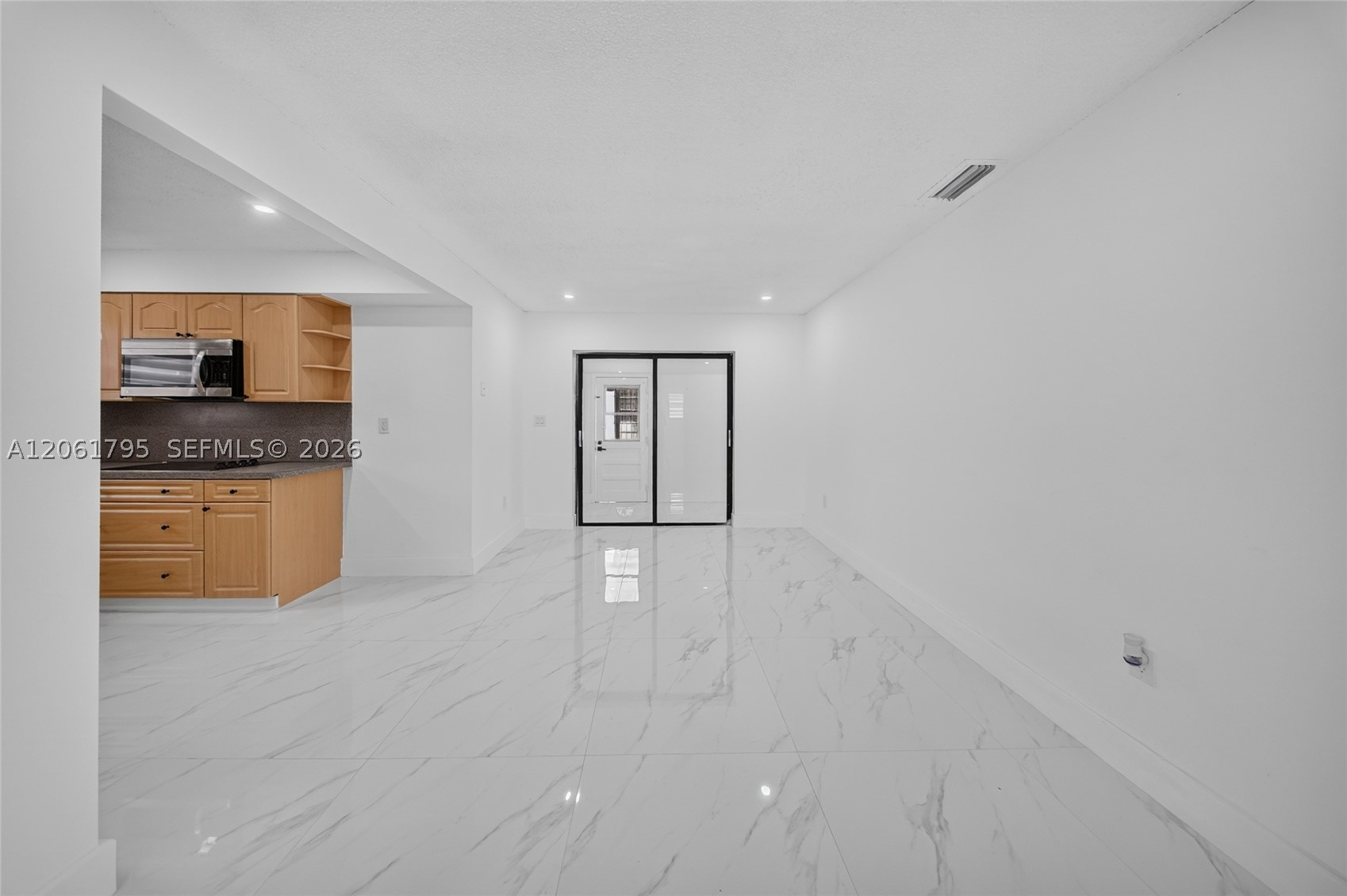 1055 Nw 32nd Ct Property Photo 17
