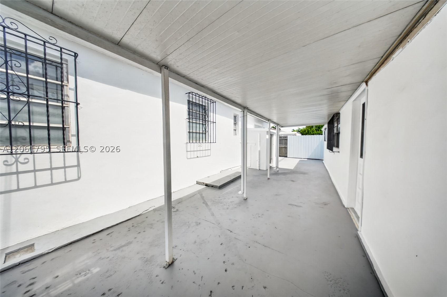 1055 Nw 32nd Ct Property Photo 33