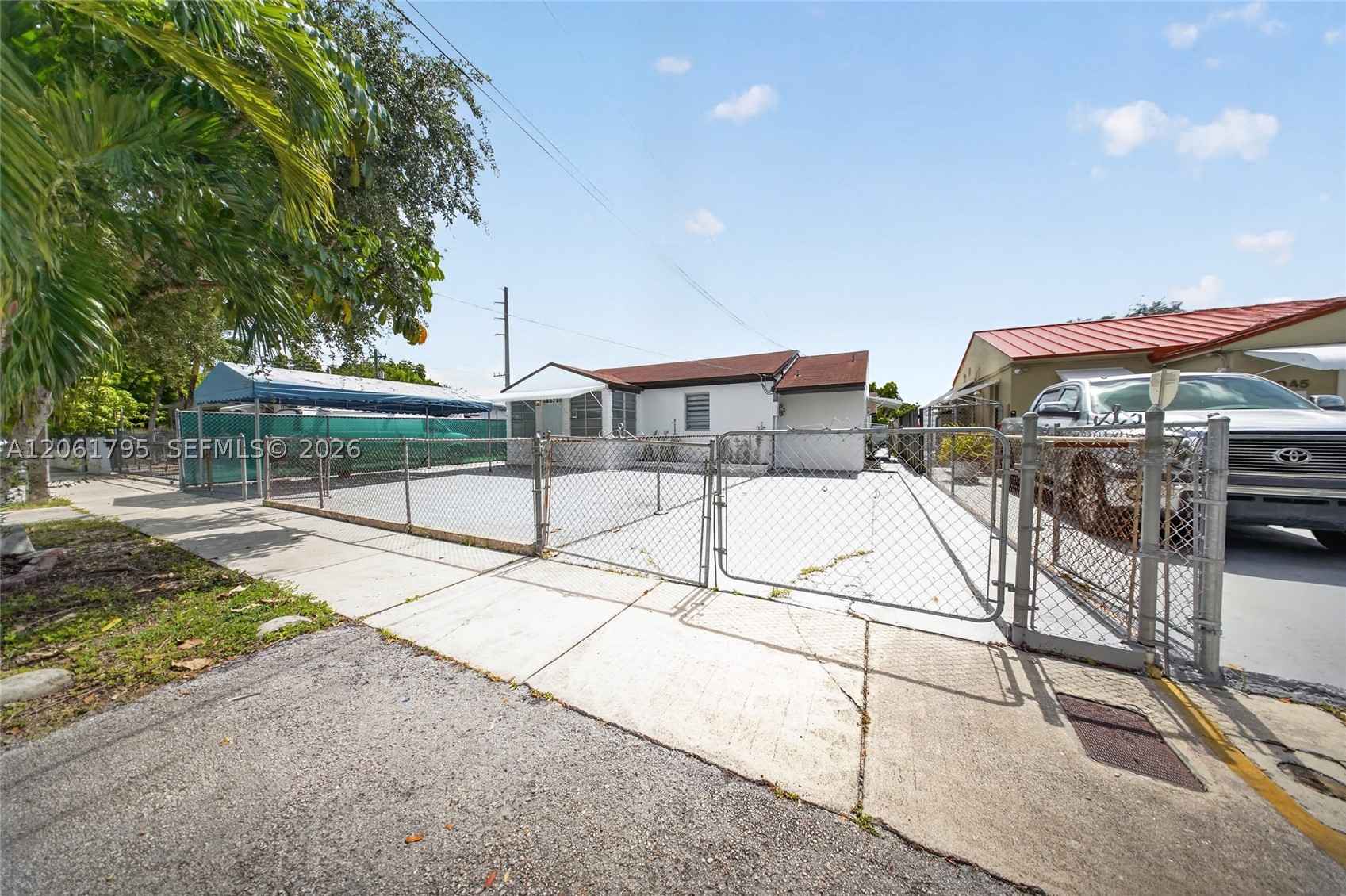 1055 Nw 32nd Ct Property Photo 41