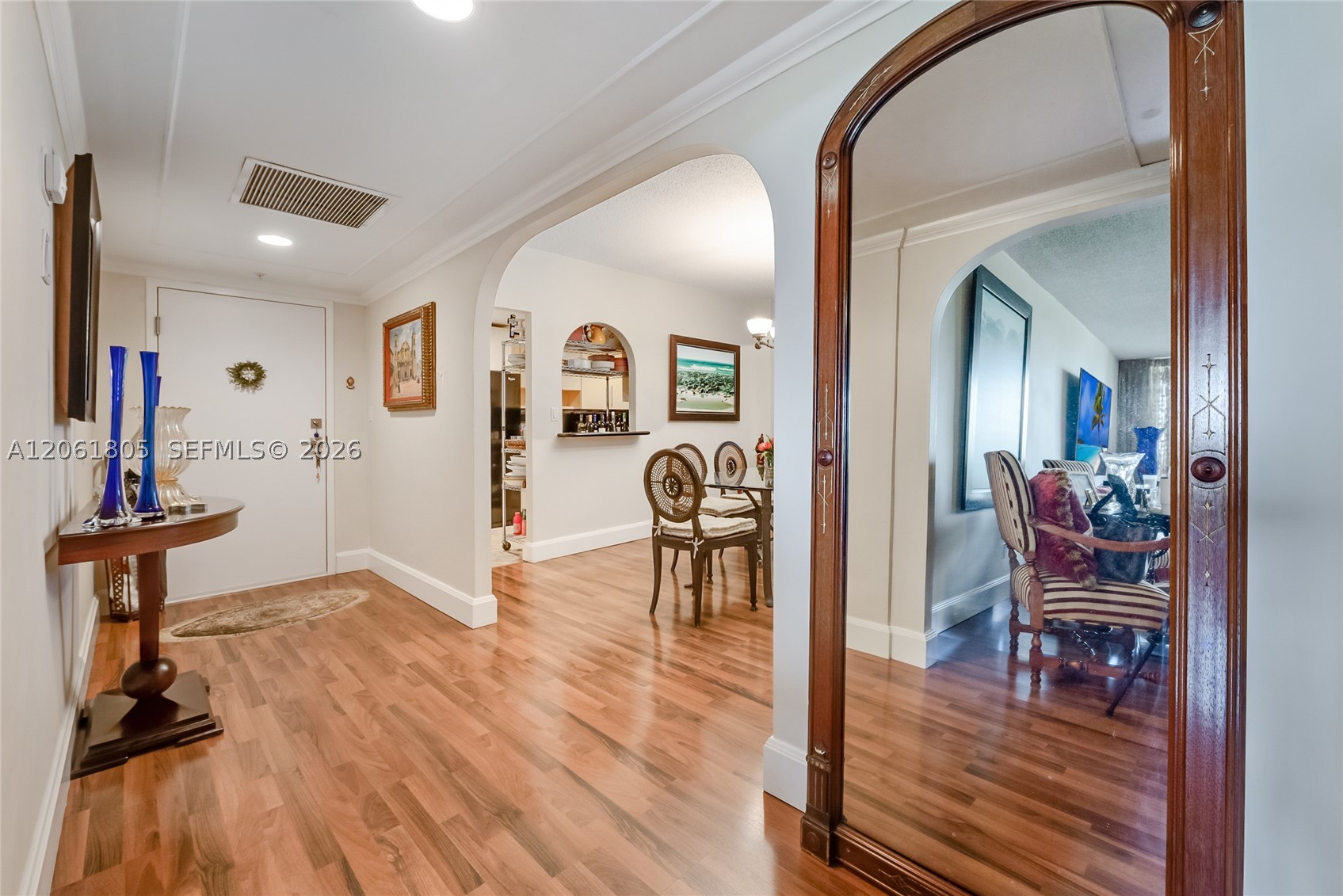 90 Edgewater Dr 501 Property Photo 6