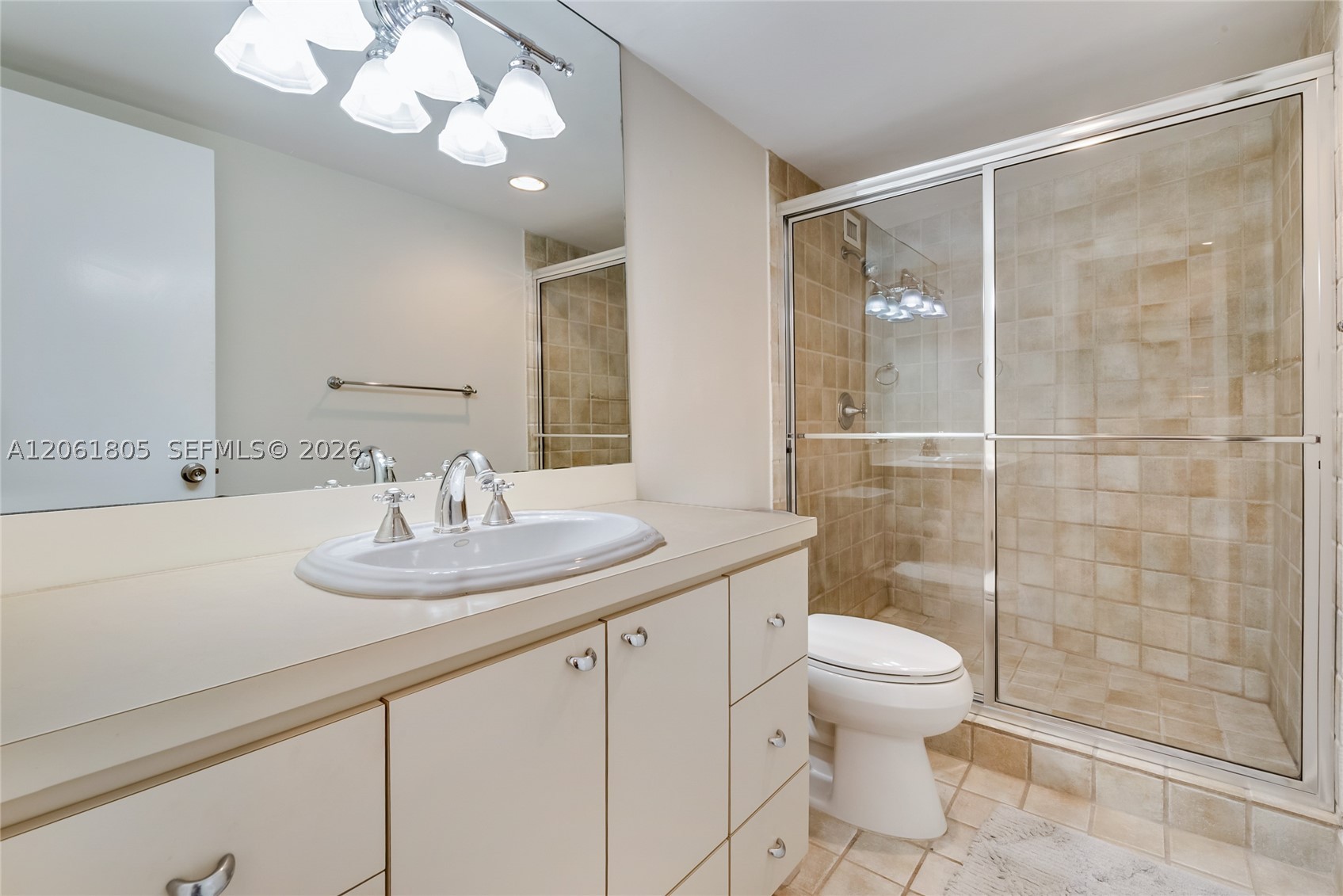 90 Edgewater Dr 501 Property Photo 13