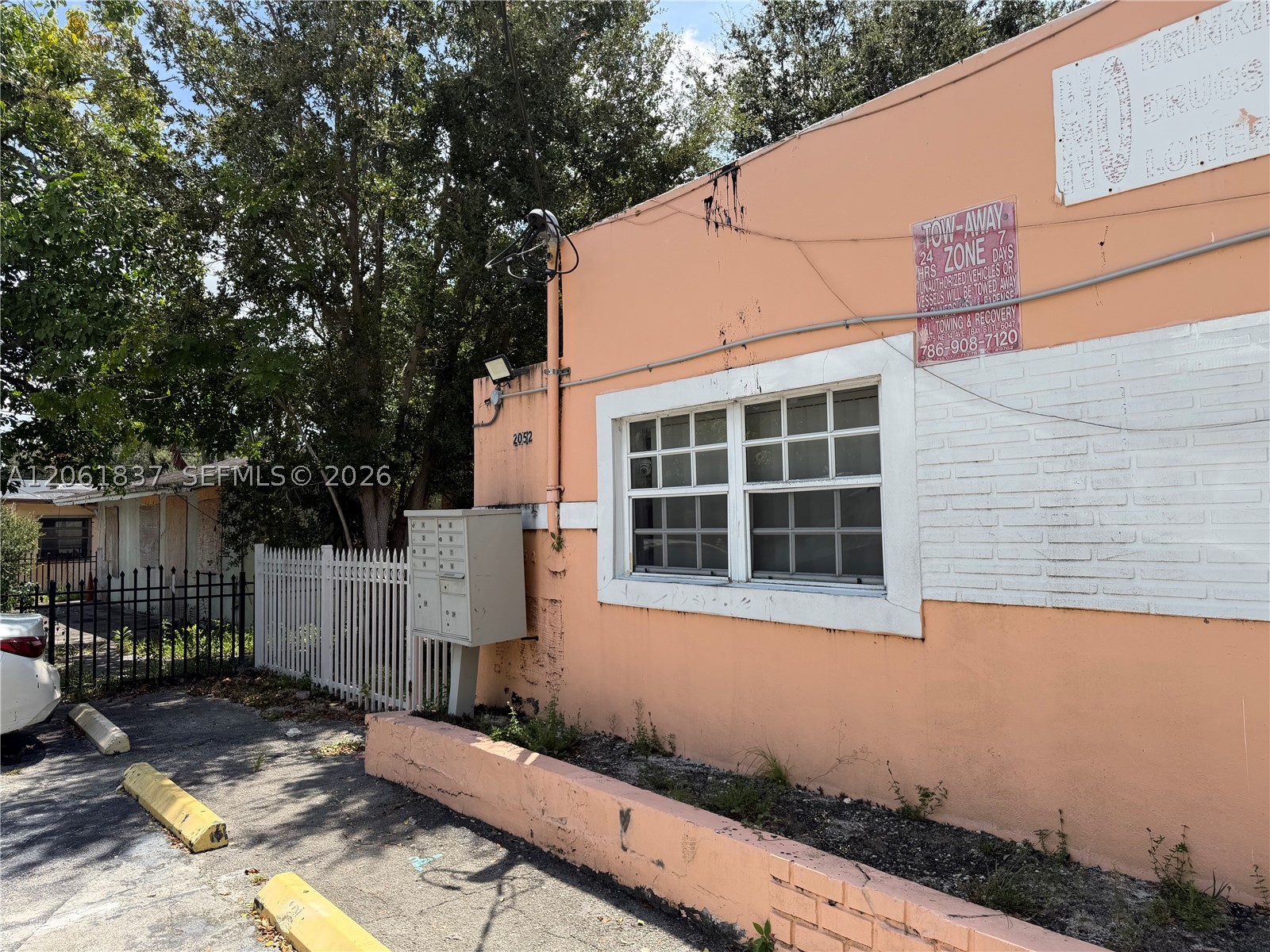 A12061837 Property Photo 3