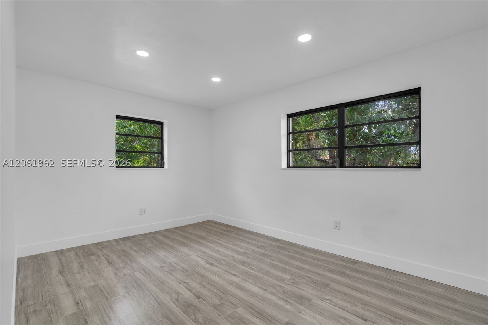 1265 Ne 201st Ter Property Photo 12