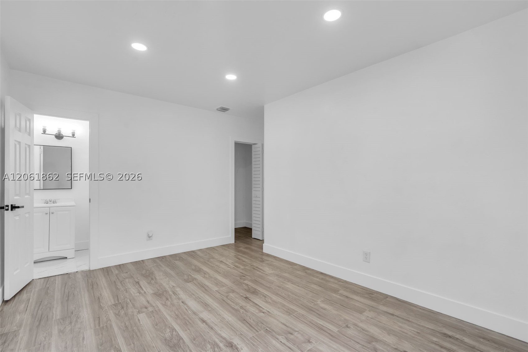 1265 Ne 201st Ter Property Photo 13