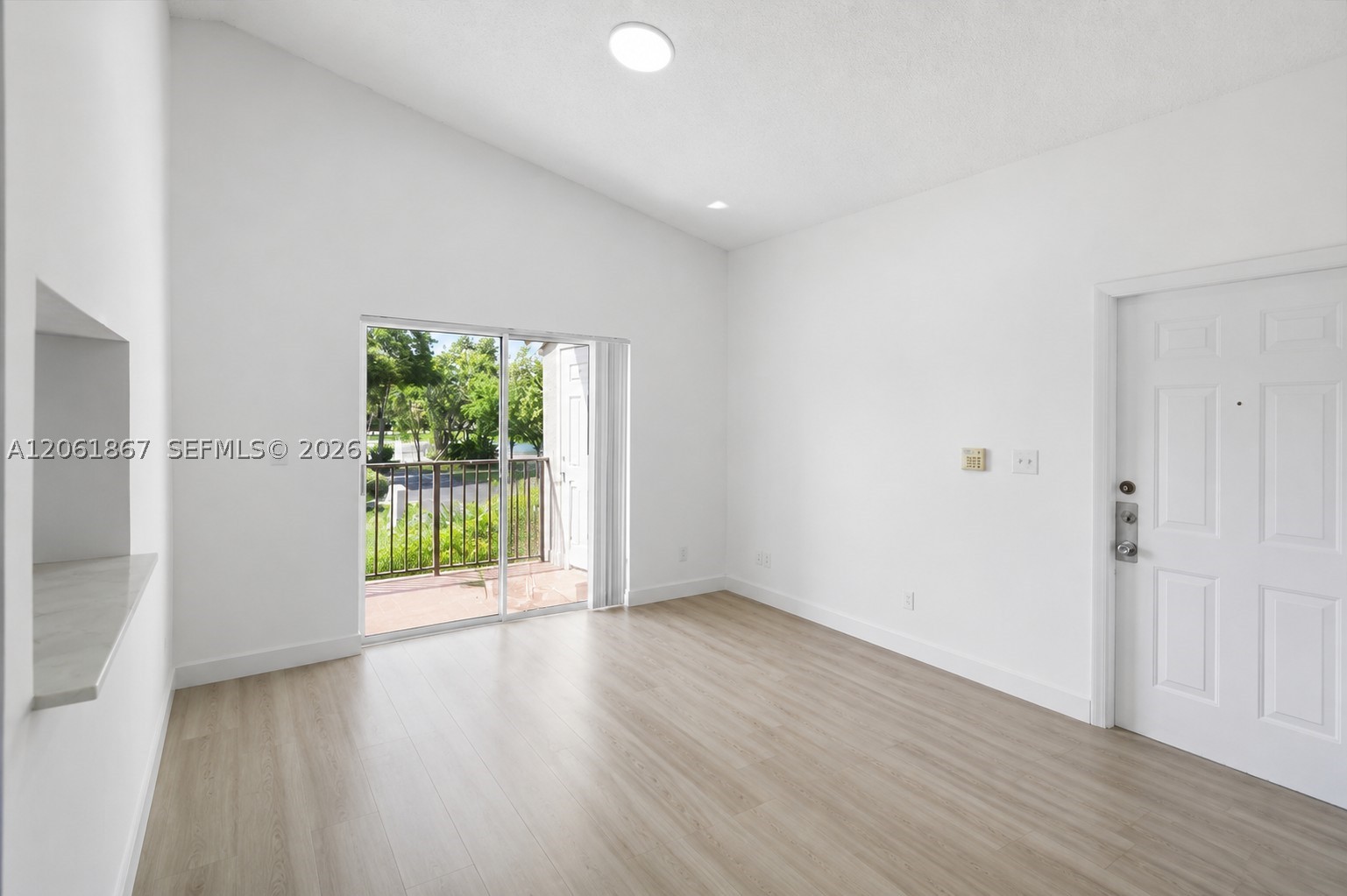 2121 Nw 96th Ter 14d Property Photo 6