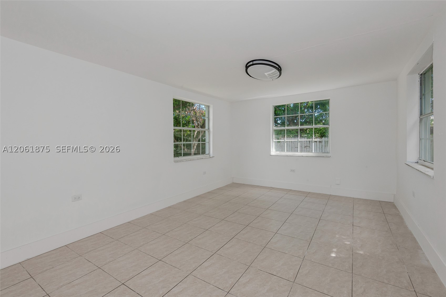 998 W 68th St Property Photo 16