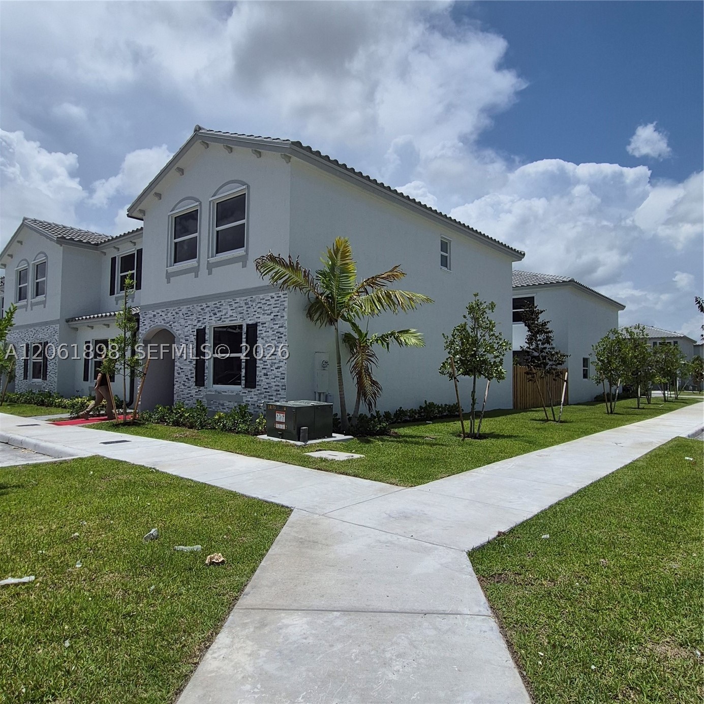 A12061898 Property Photo 1