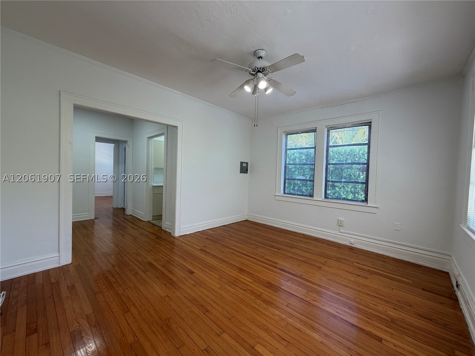 320 Mendoza Ave 6 Property Photo 2